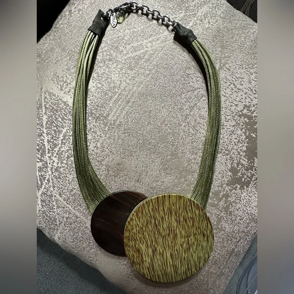 Beautiful statement piece. - Picture 1 of 2